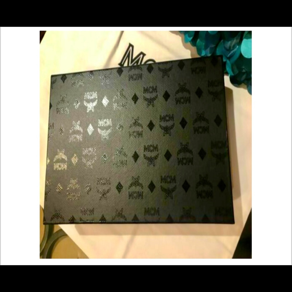 MCM pouch